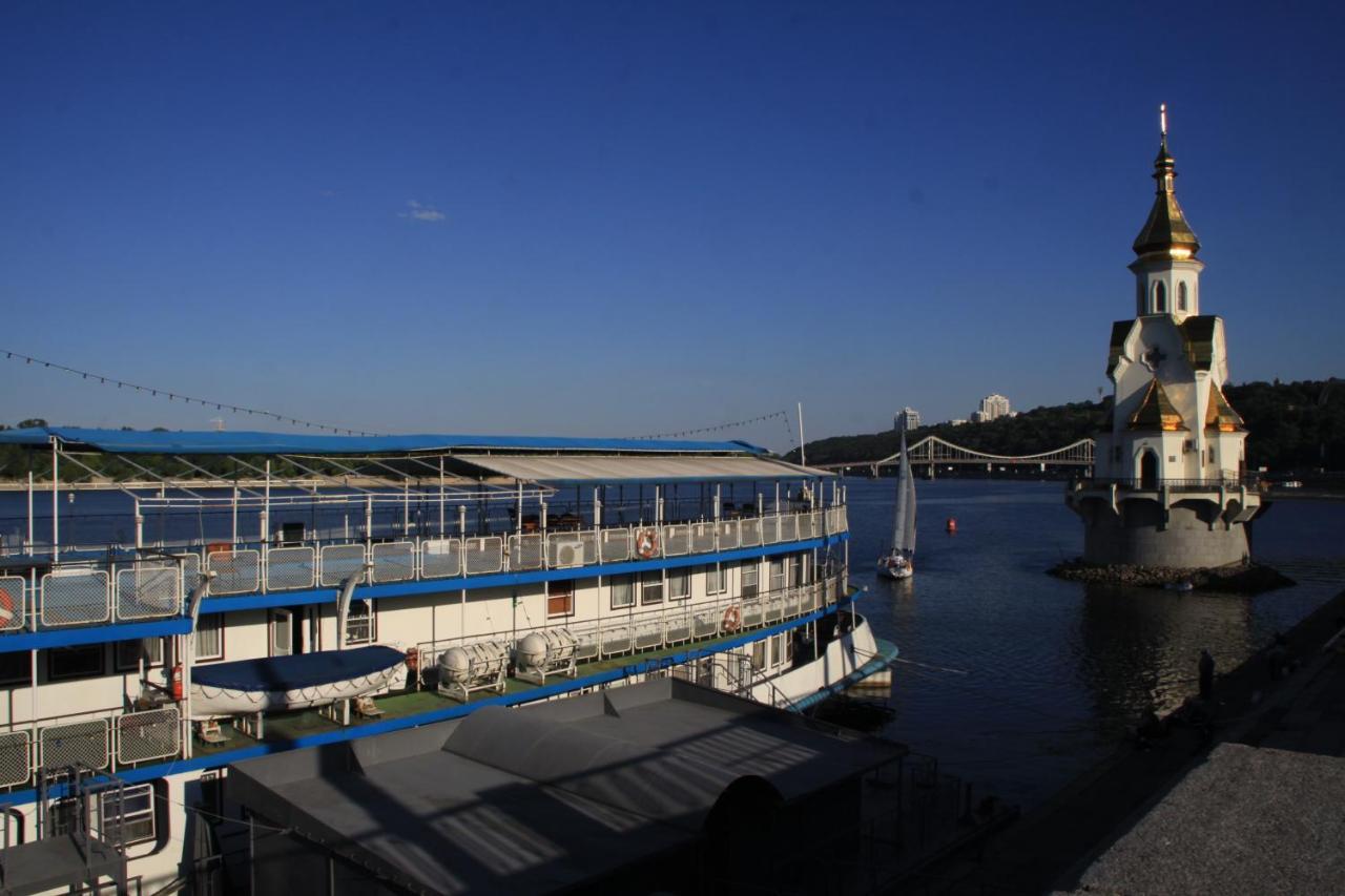 Bogdan Khmelnytskyi Hotel Kyiv Exterior photo